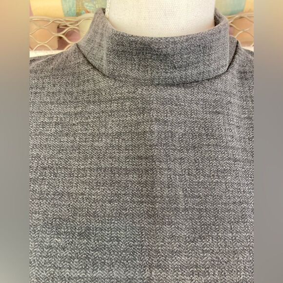 BR beautiful mock turtleneck top w/ back button keyhole neck/ back - Picture 3 of 8